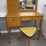 621 6102 DRESSING TABLE